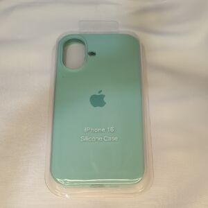 Apple iPhone 16 Case - Light Green Silicone